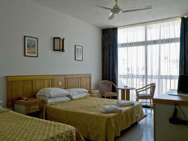 Bedroom Canifor 2